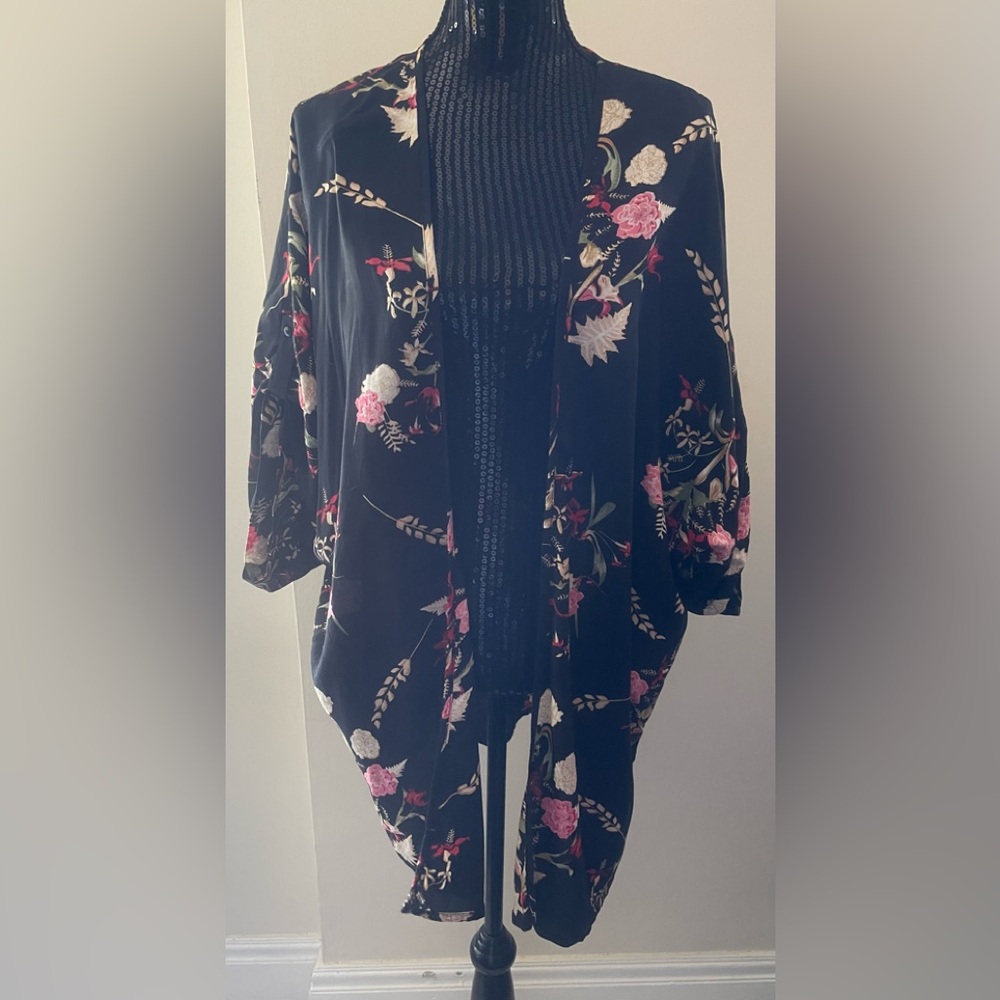 California Moonrise Floral Open Kimono Top Size Medium